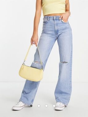 Bershka 90’s Wide Leg High-Rise Light Wash Knee Rips Distressed Women's Jeans
